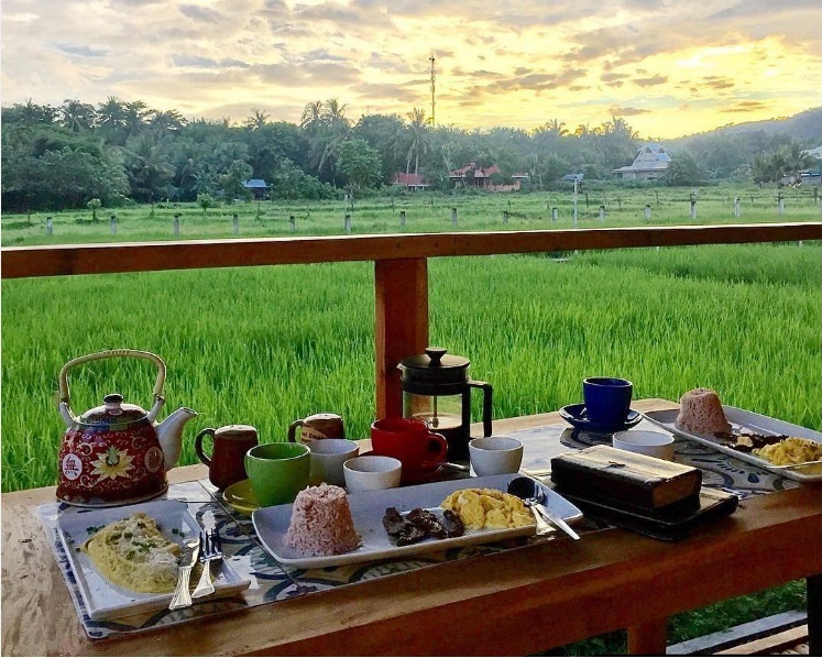 Breakfast overlooking the rice paddies